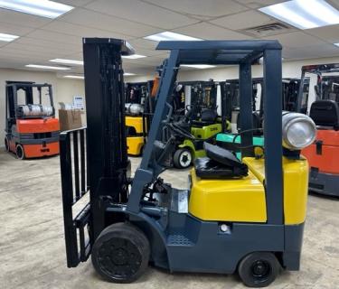 3000lb forklift 3 stage mast side shifting forks TCM Forklift 3 stage mast 3000lb Warehouse forklift