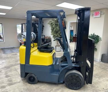 3000lb forklift 3 stage mast side shifting forks TCM Forklift 3 stage mast 3000lb Warehouse forklift