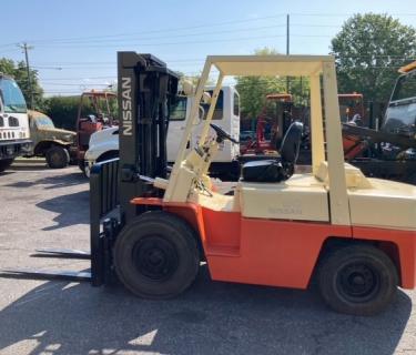 8000lb Nissan Pneumatic Forklift Atlanta Georgia For Sale