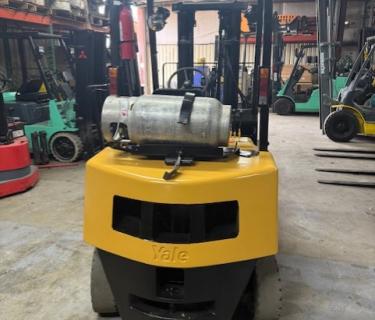 Yale 5000lb Forklift 3 Stage Mast Side shifting forks Yale Warehouse 