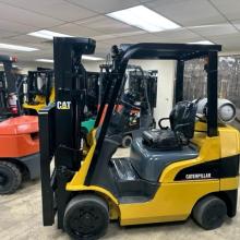 Caterpillar 5000lb Forklift 3 stage mast Side Shifting Forks Atlanta Forklifts