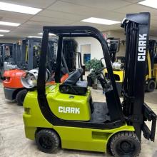 Clark 4000lb Forklift 3 stage mast side shifting forks